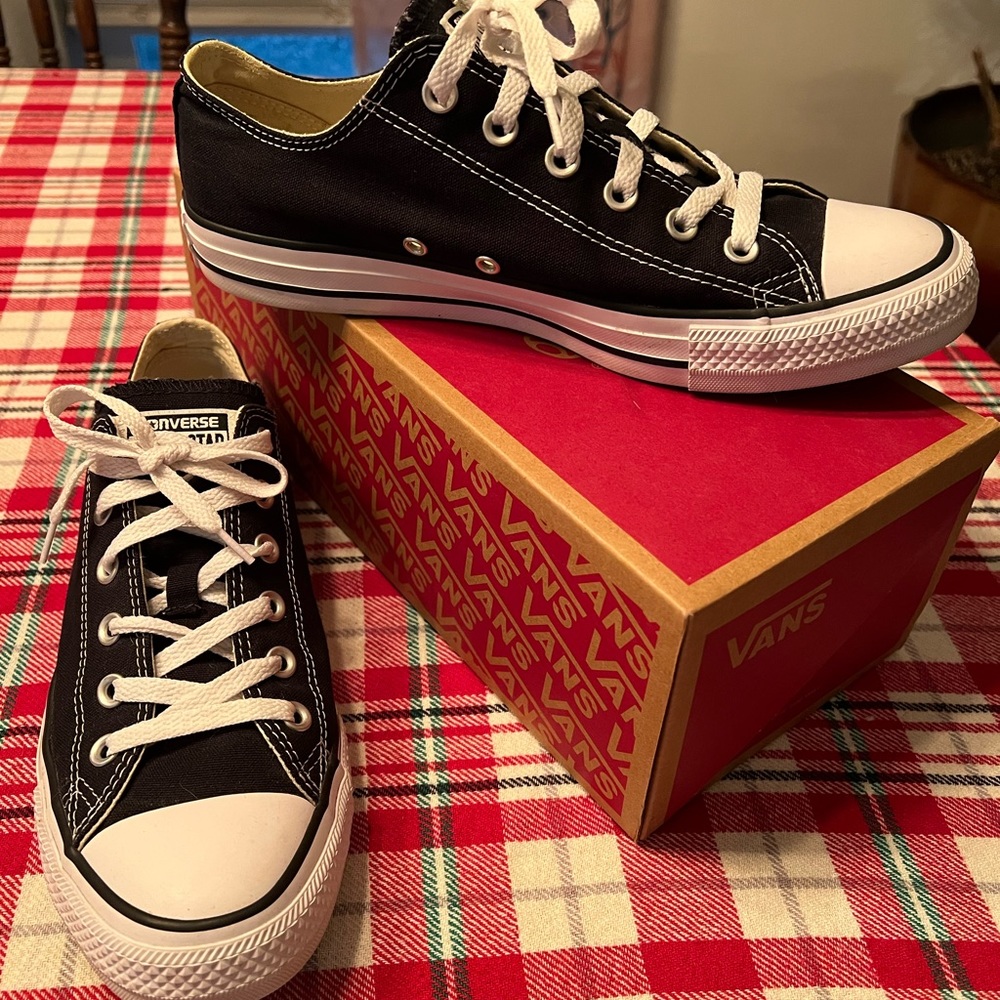 Unisex Low Top Vans Black